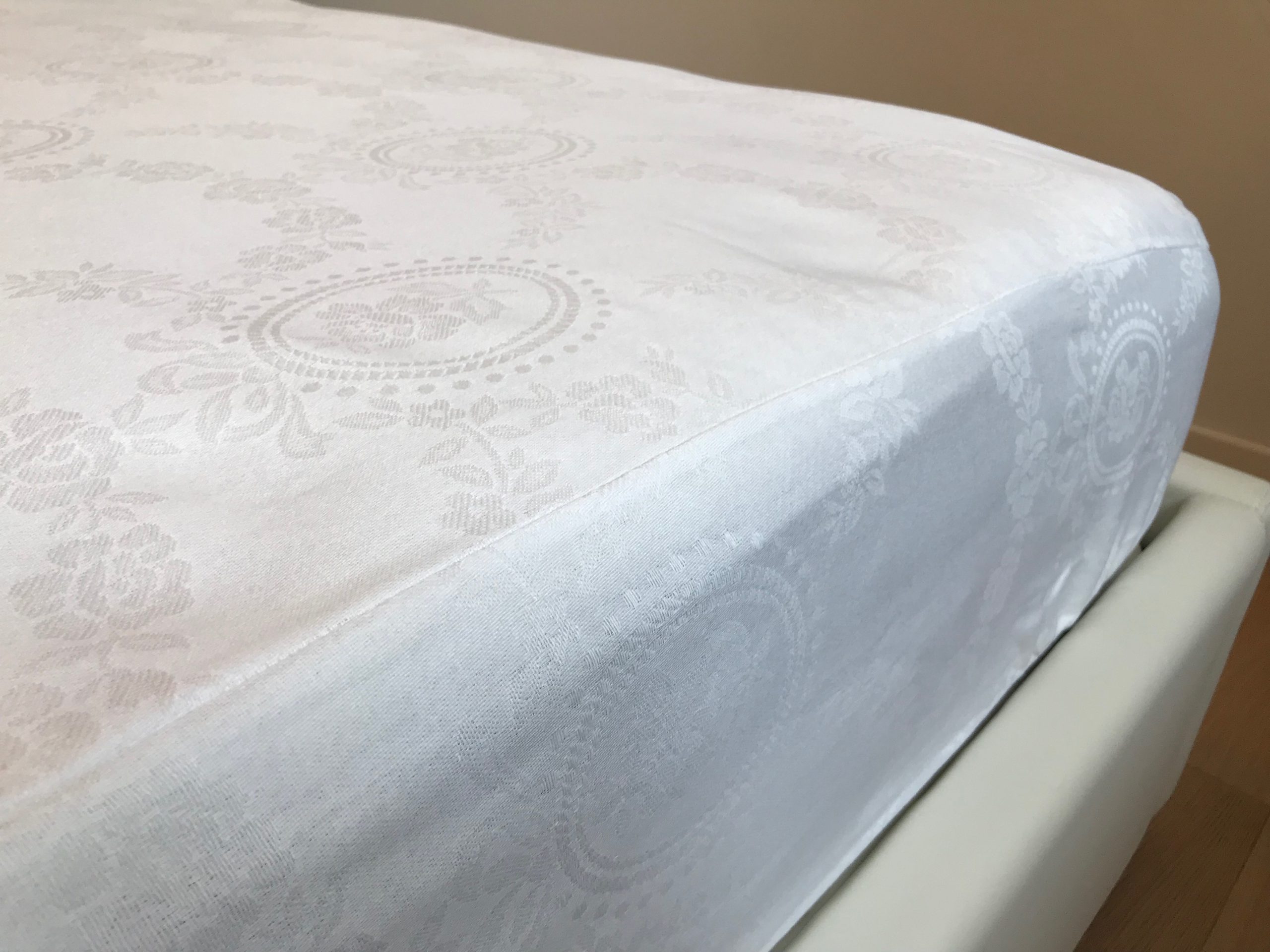 Coprimaterasso matrimoniale Jacquard C/Zip Lancetti